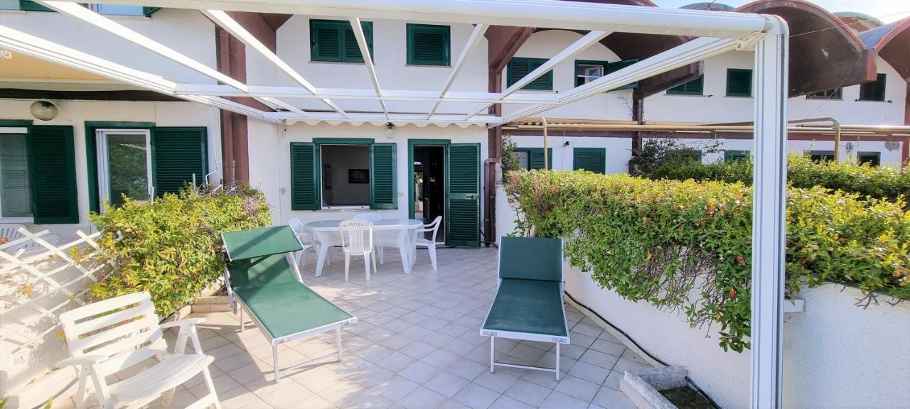 La Villa Fronte Spiaggia Bandiera Blu سبرلونغا المظهر الخارجي الصورة