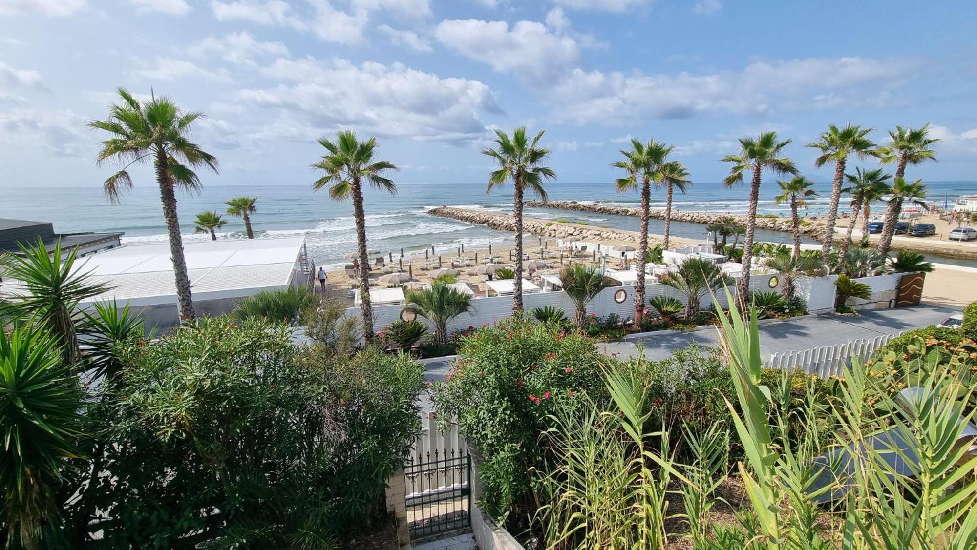La Villa Fronte Spiaggia Bandiera Blu سبرلونغا المظهر الخارجي الصورة