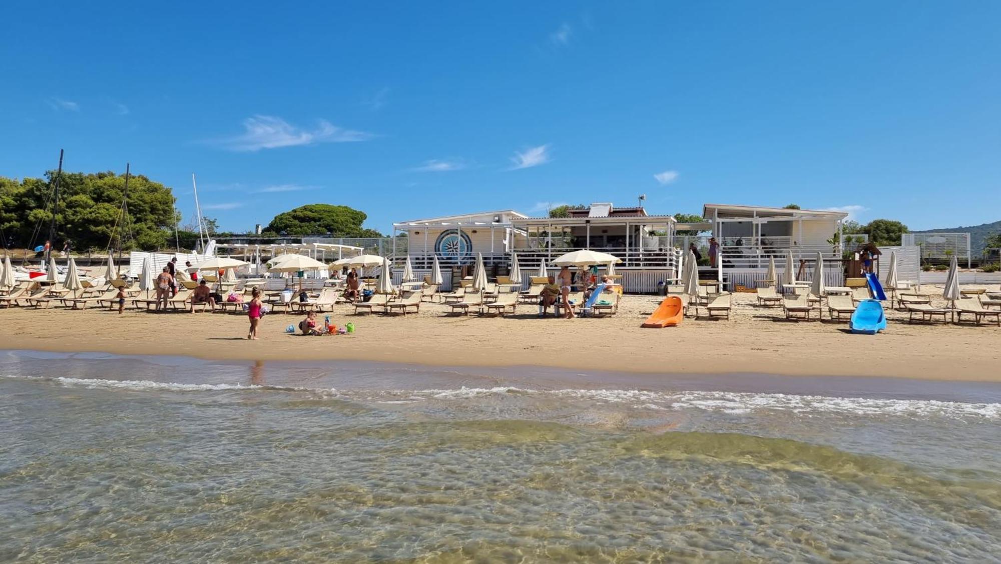 La Villa Fronte Spiaggia Bandiera Blu سبرلونغا المظهر الخارجي الصورة