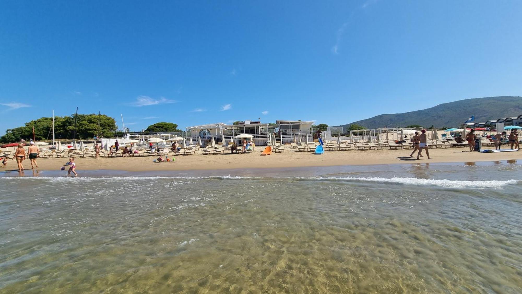 La Villa Fronte Spiaggia Bandiera Blu سبرلونغا المظهر الخارجي الصورة
