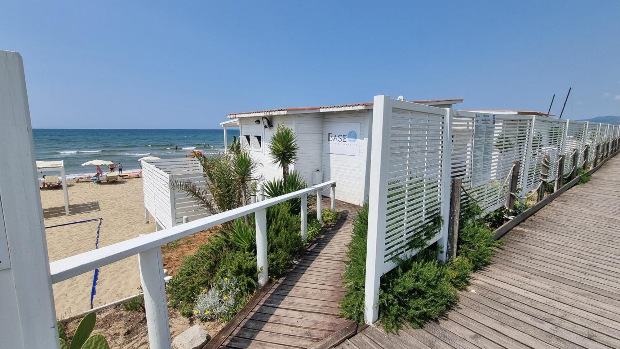 La Villa Fronte Spiaggia Bandiera Blu سبرلونغا المظهر الخارجي الصورة