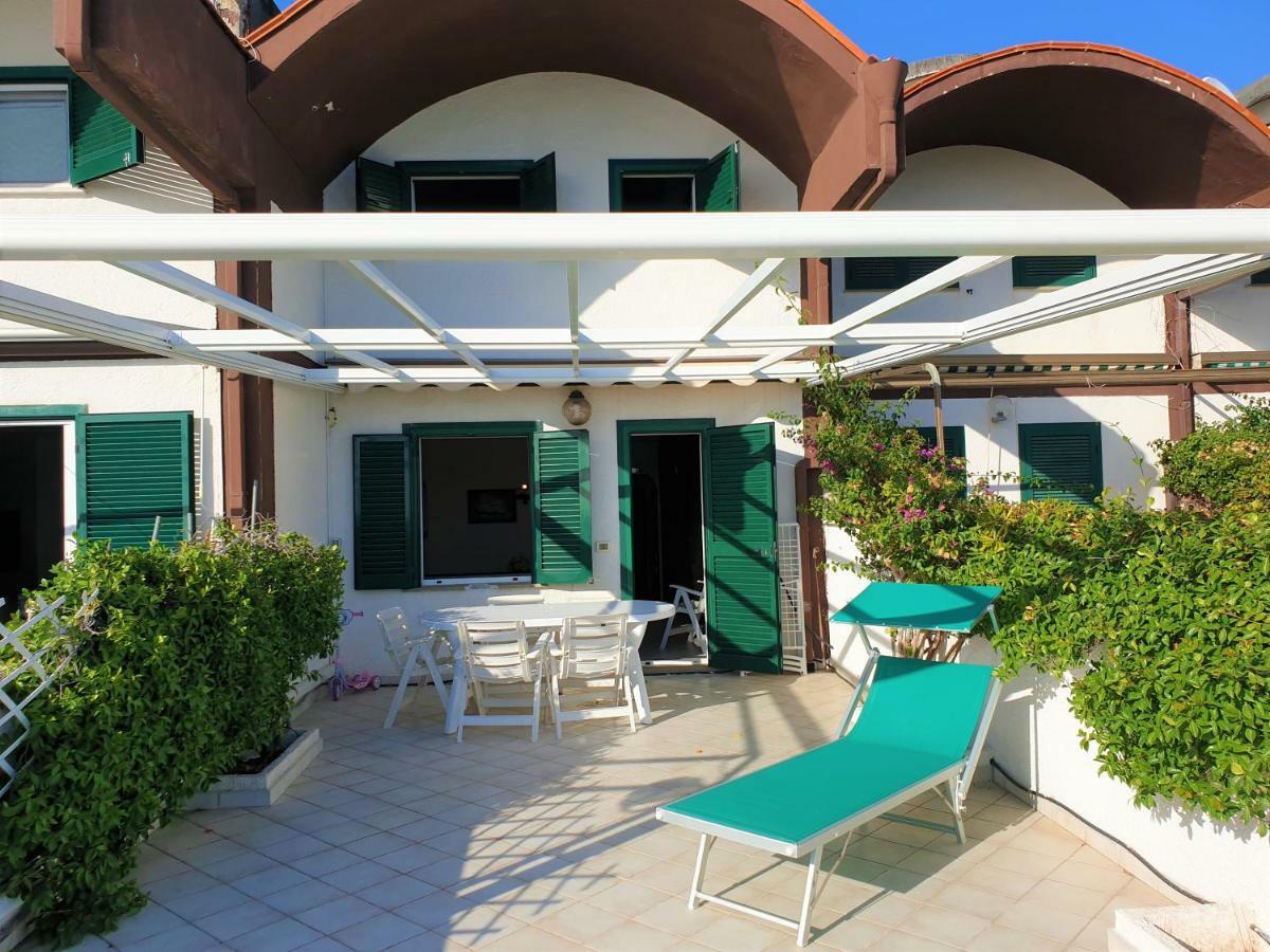 La Villa Fronte Spiaggia Bandiera Blu سبرلونغا المظهر الخارجي الصورة